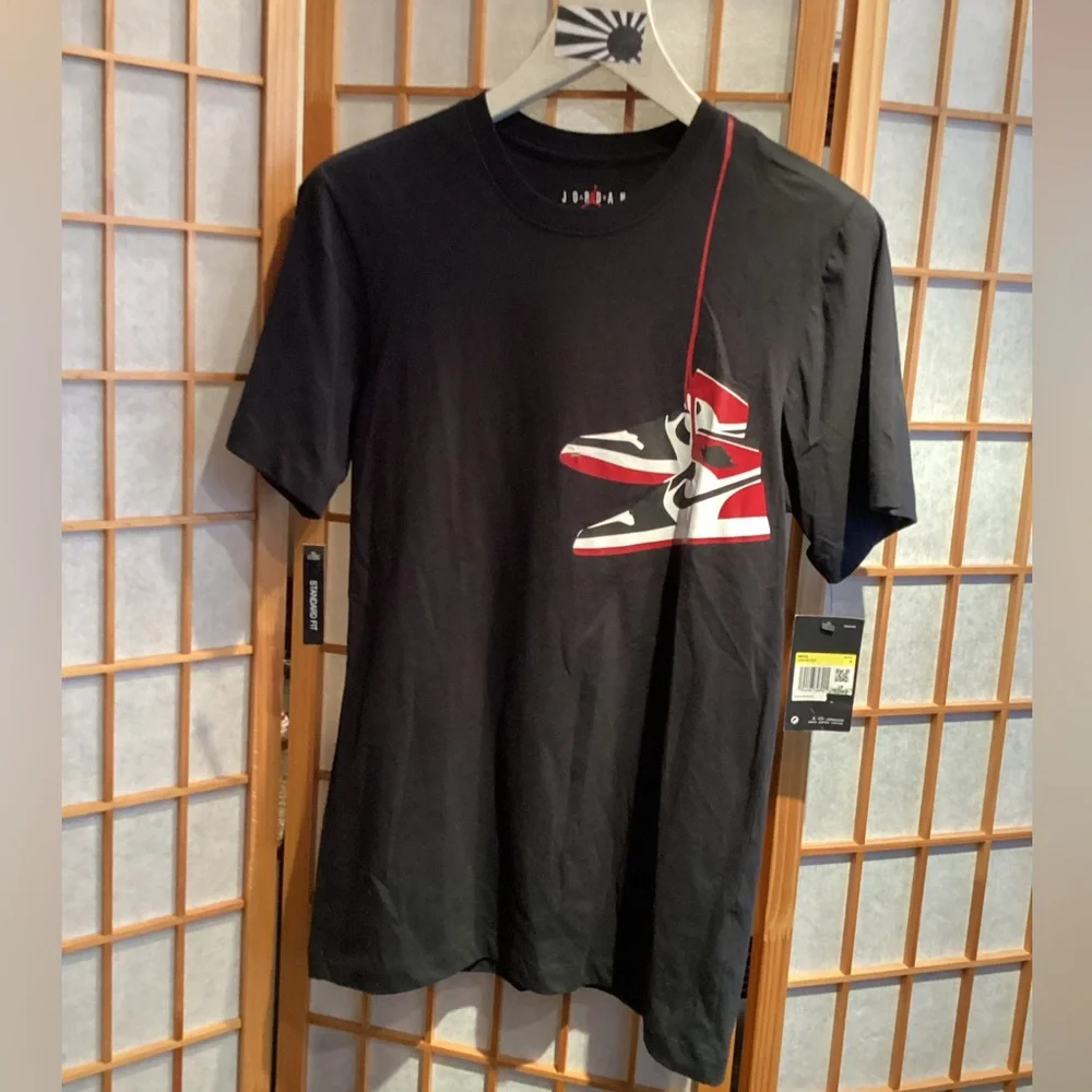 Jordan Black Toe Graphic Short Sleeve T-Shirt CZ0432-010 Men's Size Small